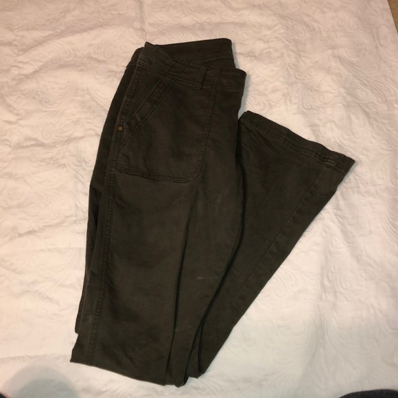 Athleta Pants - Athleta Green Cargo Pants